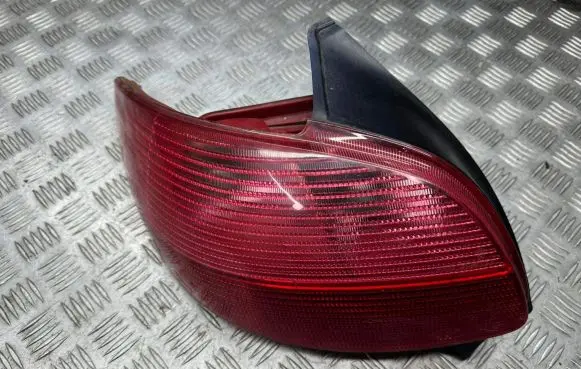Peugeot 206 Rear/tail lights 2531G