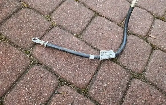 Opel Corsa E Positive cable (battery) 13359440
