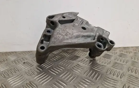 Skoda Octavia Mk4 Engine mounting bracket 05L199207