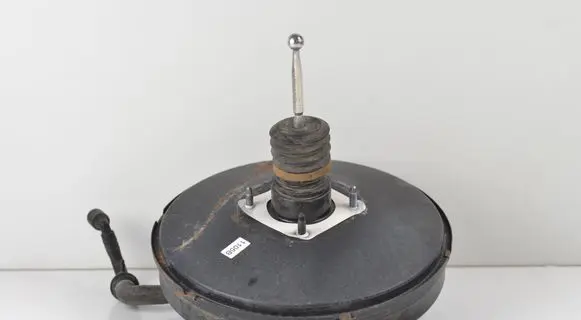 Volkswagen Caddy Brake booster 1T1614105G 03787430014