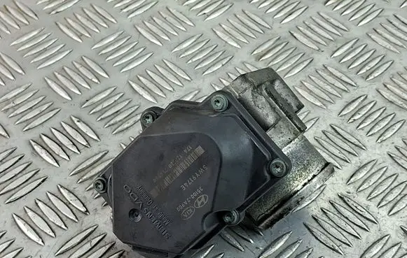 Hyundai i40 Throttle valve 351002A900