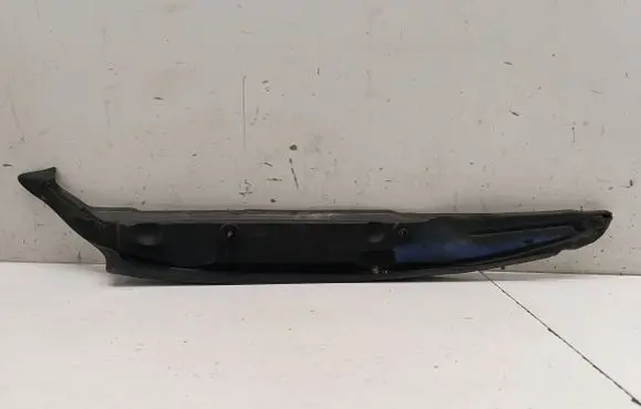 Audi RS Q3 Fender end trim 8U0821111
