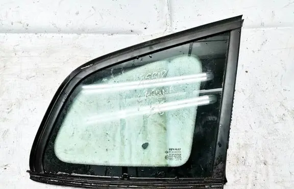 Renault Laguna III Rear side window