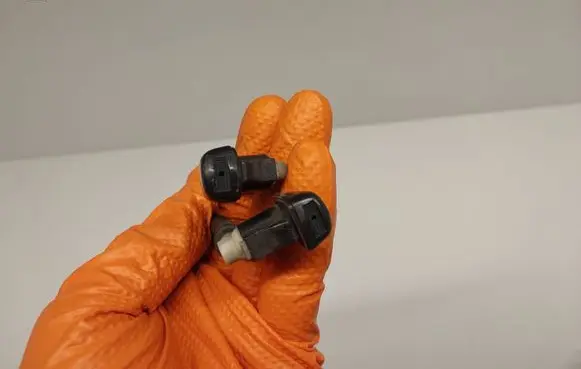 Lexus RX 330 - 350 - 400H Windshield washer spray nozzle 