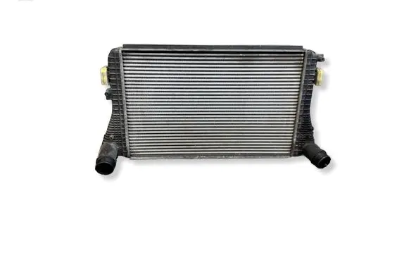 Volkswagen Touran II Intercooler radiator 1K0145803AS
