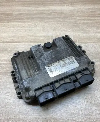 Renault Megane II Engine control unit/module ECU 8200305678 0281011454