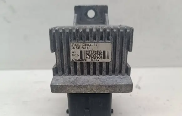 Glow plug pre-heat relay