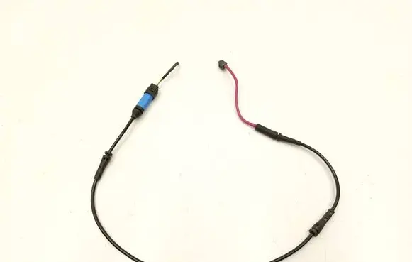BMW 5 G30 G31 G38 Brake pads wear sensor 6890792