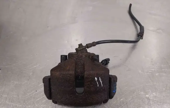 Volkswagen PASSAT B6 Front brake caliper