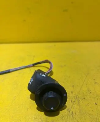 Renault Modus Wing mirror switch 214921A
