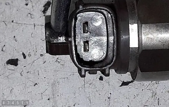 Mazda 6 Fuel injector R2AA13H50