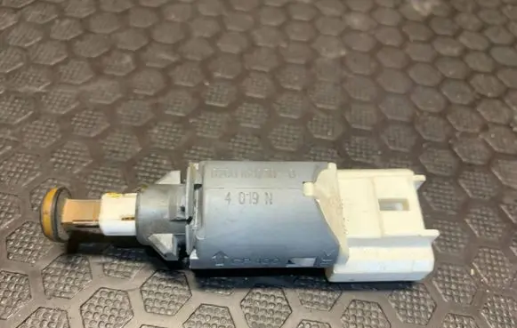 Renault Megane II Brake pedal sensor switch 8200168238B 4019N