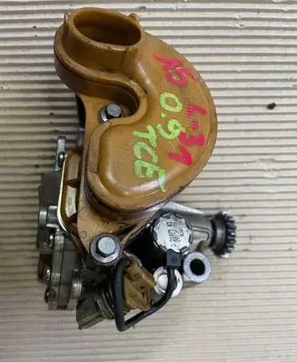 Renault Clio IV Oil pump 150002257R