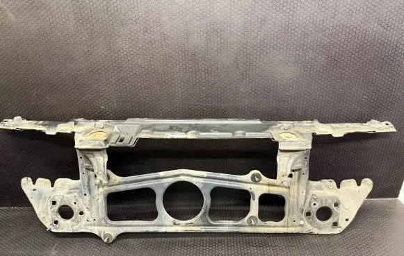 BMW 5 E39 Radiator support slam panel