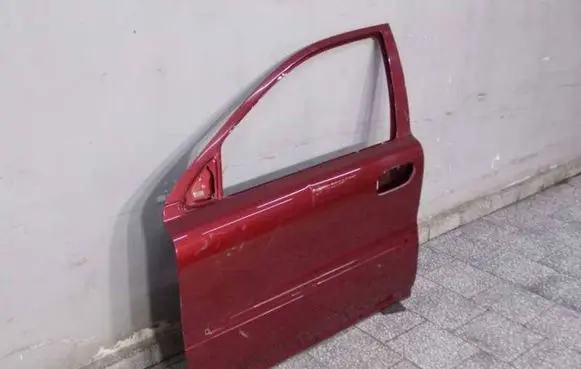 Volvo V70 Front door 47830