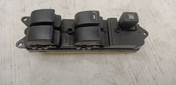 Mitsubishi Grandis Electric window control switch MN141066