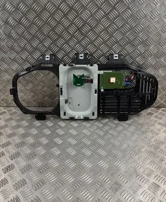 Mercedes-Benz R AMG W251 Aerial antenna amplifier A1648202575