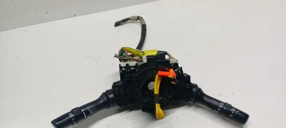 Toyota Prius (NHW20) Wiper turn signal indicator stalk/switch 17F060