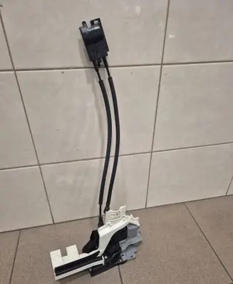 Hyundai Tucson TL Front door lock 81310D3010