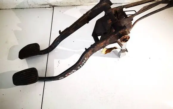 Volvo 850 Clutch pedal 