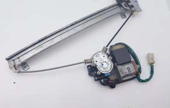 Mitsubishi Galant Front door window regulator with motor MR280666 0620200093
