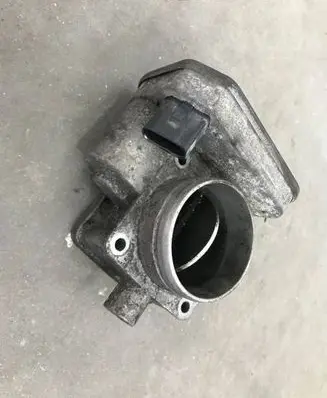 Volkswagen Caddy Throttle valve 038128063J