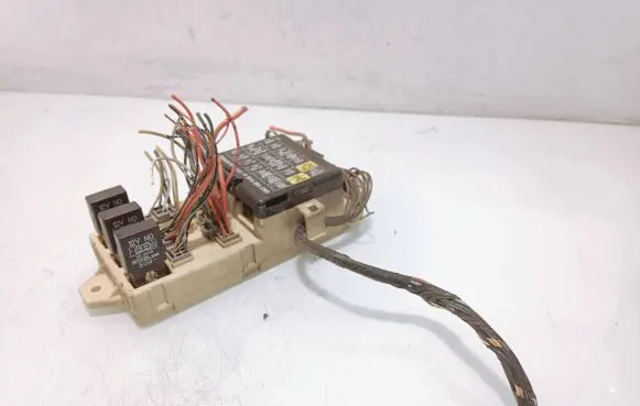 Subaru Legacy Fuse module