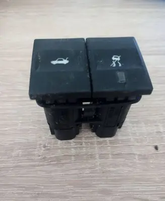 Ford Mondeo Mk III ESP (stability program) switch 1S7t2c418ab
