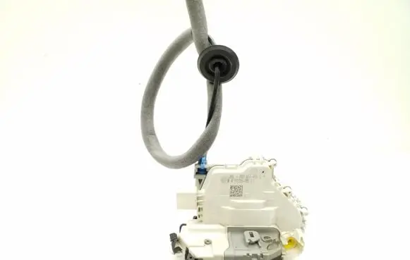 Audi TT TTS RS Mk3 8S Front door lock 8X1837015C