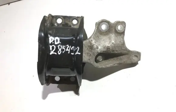 Engine mount bracket