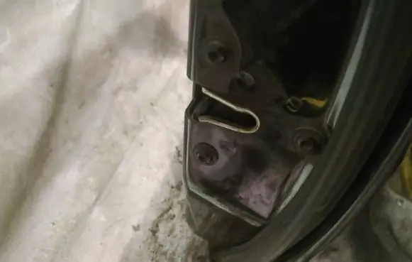 Opel Antara Front door lock 