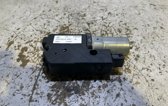Mercedes-Benz EQA Sunroof motor/actuator A2139067003 357691 ZGS001