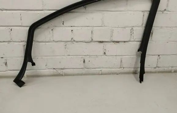 Opel Astra J Other front door trim element 13264850