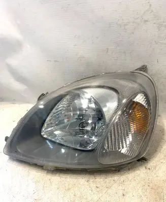 Toyota Yaris Headlight/headlamp