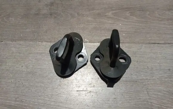 Volvo V40 Front door lock loop/hook striker 30734418