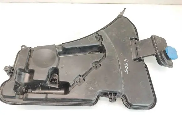 BMW 5 G30 G31 Windshield washer fluid reservoir/tank 7357287 6122826 9071453