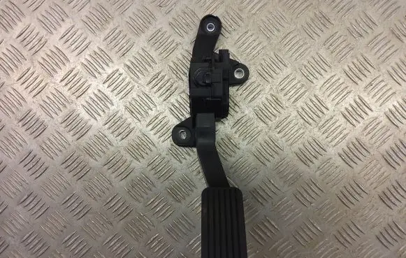 KIA Niro Accelerator throttle pedal 32700-G2920
