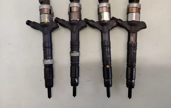 Toyota Land Cruiser (J100) Fuel injectors set 2367030020