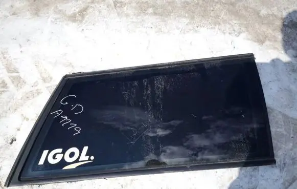 Volkswagen PASSAT B5 Rear side window