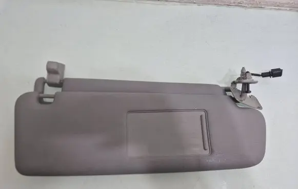 Volkswagen Touareg I Sun visor 