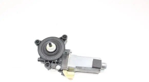 KIA Sorento Front door window regulator motor 824602P000