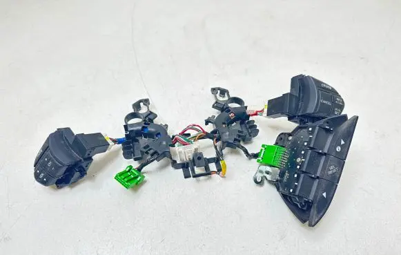 Honda Accord Steering wheel buttons/switches 5370100 D688