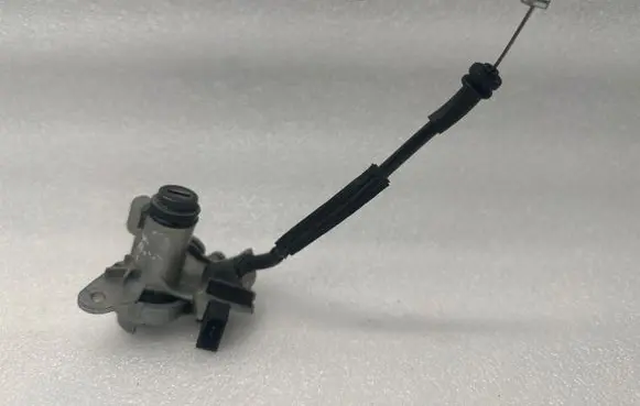Audi A6 S6 C6 4F Tailgate exterior lock 8E0827573