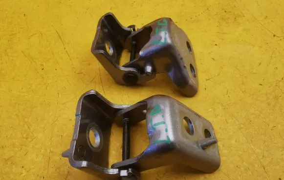 Peugeot 408 P54 Rear door lower hinge