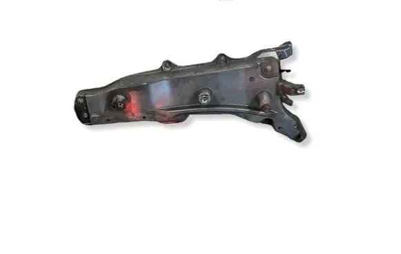 Volvo XC90 Fender mounting bracket 31391777