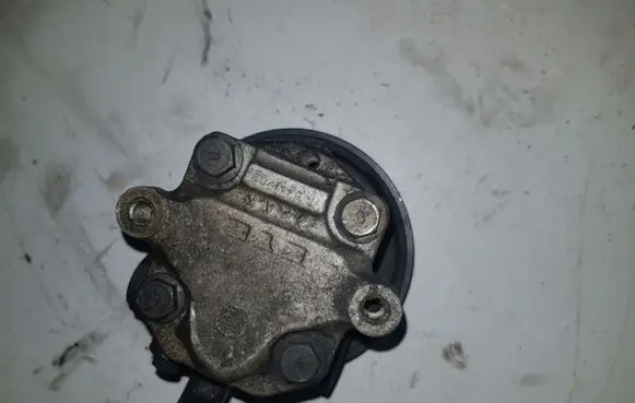 Volkswagen Sharan Power steering pump