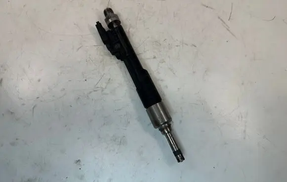 BMW 7 F01 F02 F03 F04 Fuel injector 7599876 13647599876 0261500136