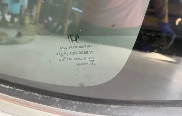 Honda CR-V Rear vent window glass E643r005814