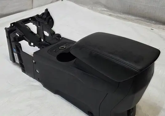 Ford Focus Center console SD-0526-1024368
