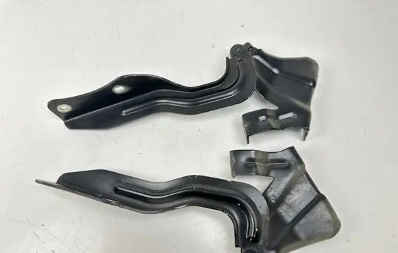 Nissan Qashqai Engine bonnet/hood hinges ES03